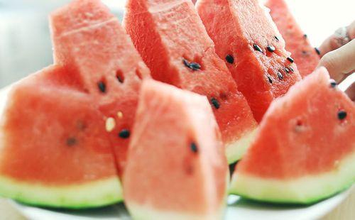 进入吃瓜群,一场全民参与的娱乐盛宴